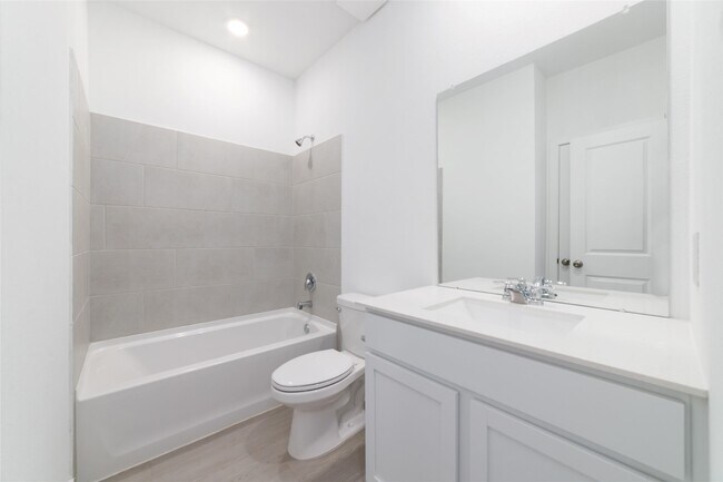 Building Photo - 3037 Avenida Sonoma Dr