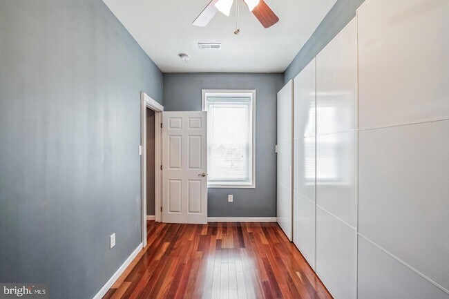 Building Photo - 126 Ripka St