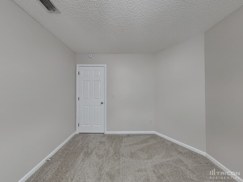 Building Photo - 8163 Teaticket Dr