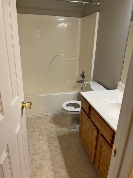 Building Photo - 1305 Cedar Shoals Dr