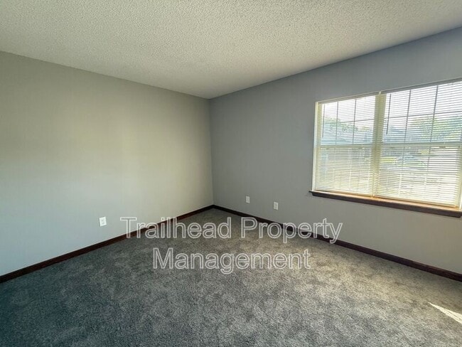 Building Photo - 3415 NW Duncan Rd