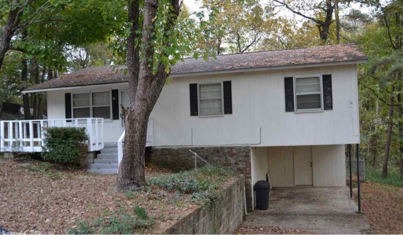 Primary Photo - 1009 Rock Gardens Dr