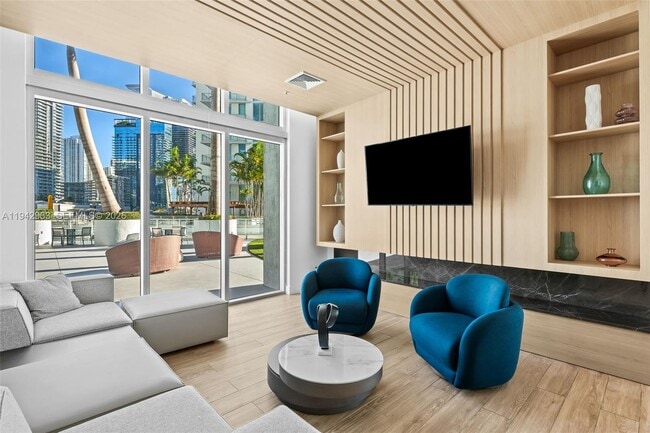 Building Photo - 90 SW 3rd St