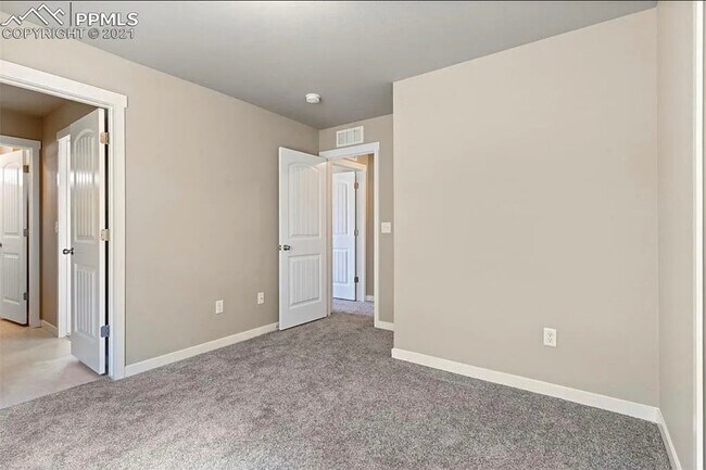 Building Photo - 4679 Pleasant Port View