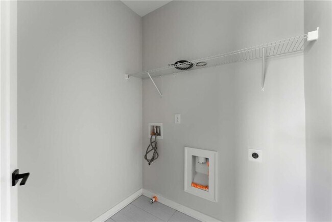 Building Photo - 455 Ashbury Dr