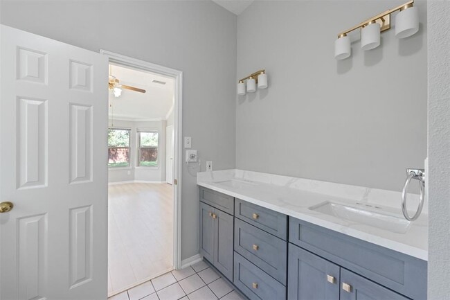 Building Photo - 2618 Parkbriar Ln