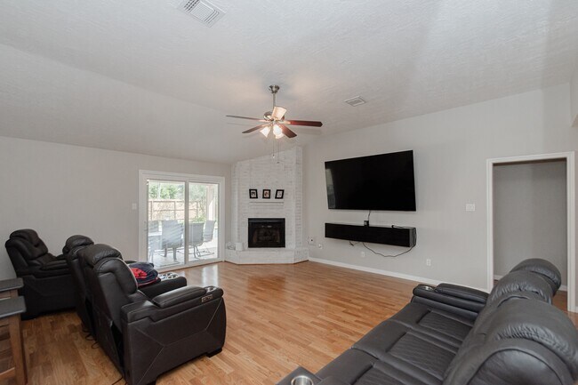 Building Photo - 2905 Hamm Rd