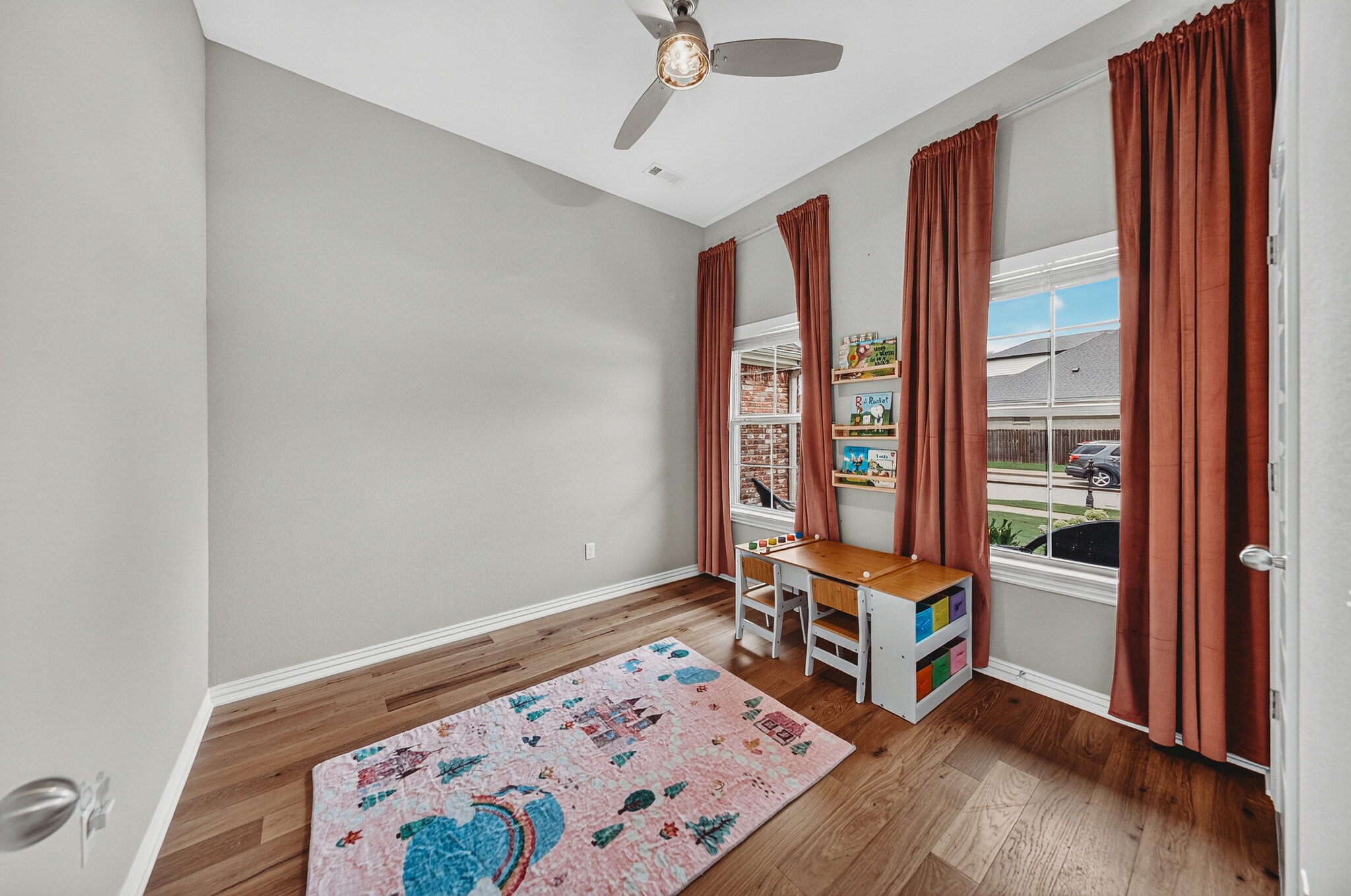 Building Photo - 5803 W Poison Springs Dr
