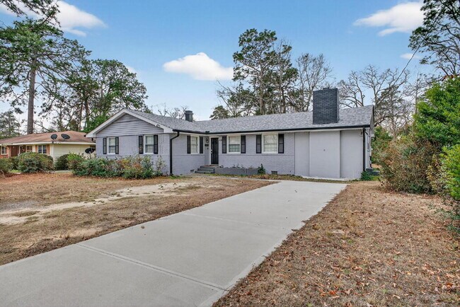 Building Photo - Fully Furnished Modern Ranch with Amazing Kitchen!
