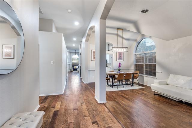 Building Photo - 2013 Knights Ct