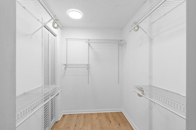 Building Photo - 480 Executive Center Dr