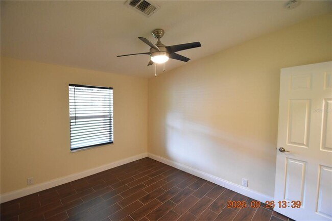 Building Photo - 12106 Waterview Dr