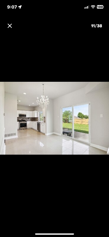 Building Photo - 344 Parkview Dr