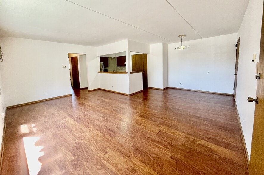 Building Photo - 8630 Sayre Ave