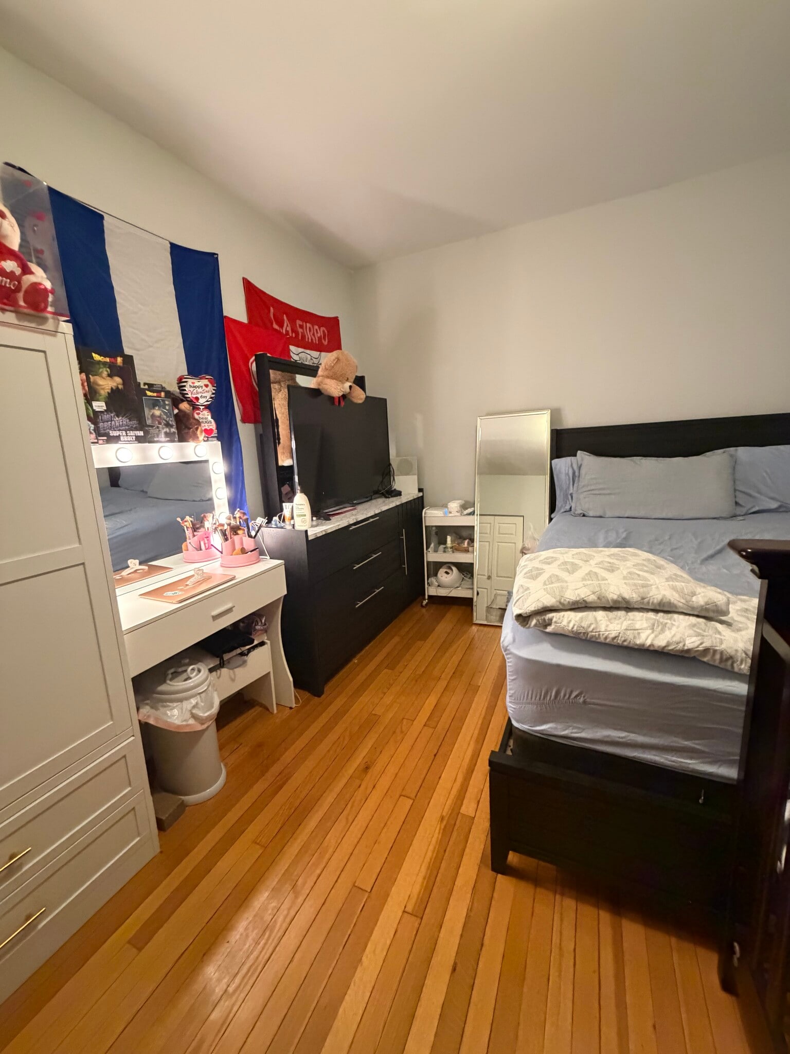 Building Photo - 5937 W Dakin St