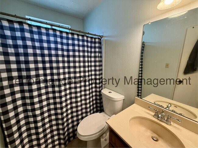 Building Photo - Stunning 3 Bed/2 Bath Home w/ ADU, Solar & $0 Deposit Option