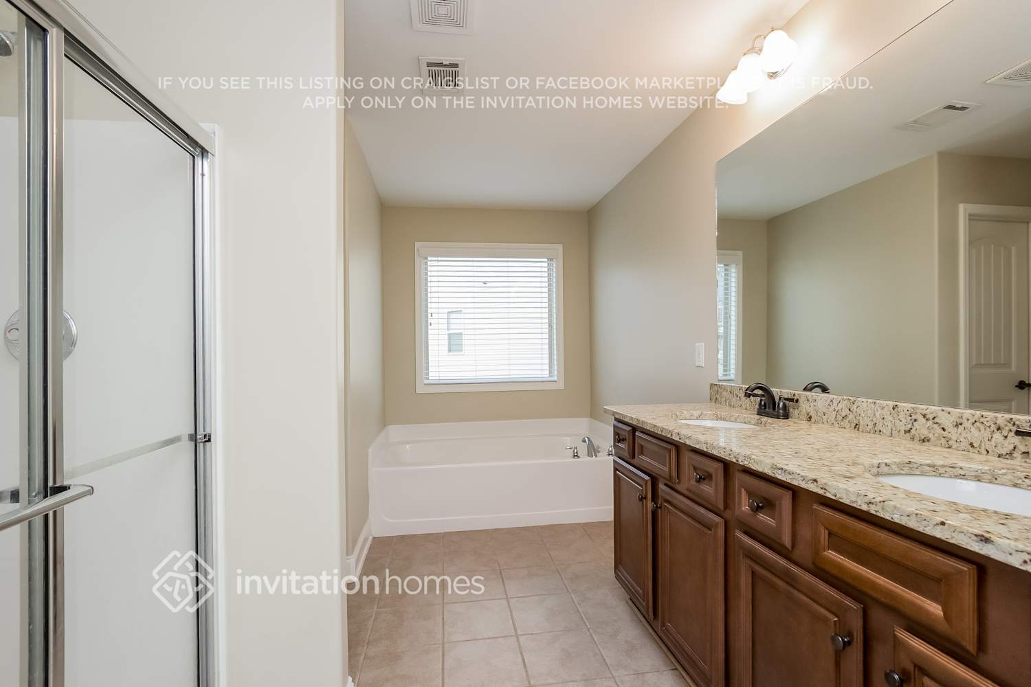 Building Photo - 3827 Lake Haven Way