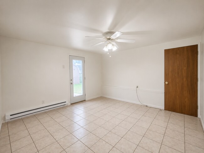 Building Photo - 625 Ellis Ave