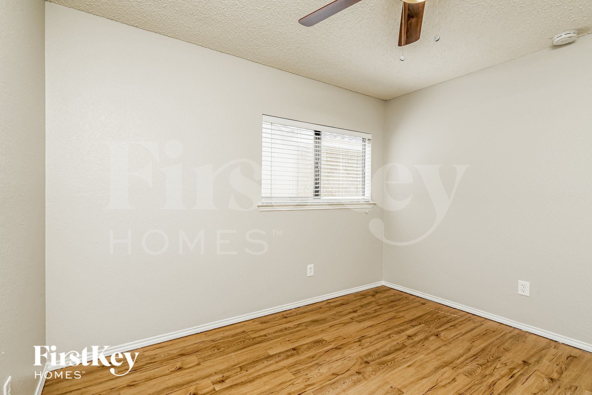 Building Photo - 2661 Claremont Dr