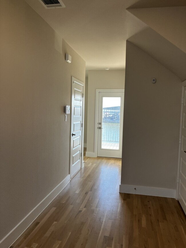 Building Photo - 1225 Marc Pl