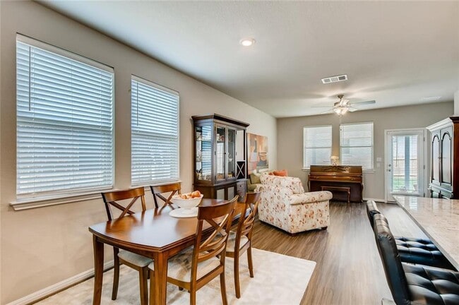 Building Photo - 105 Tucana St