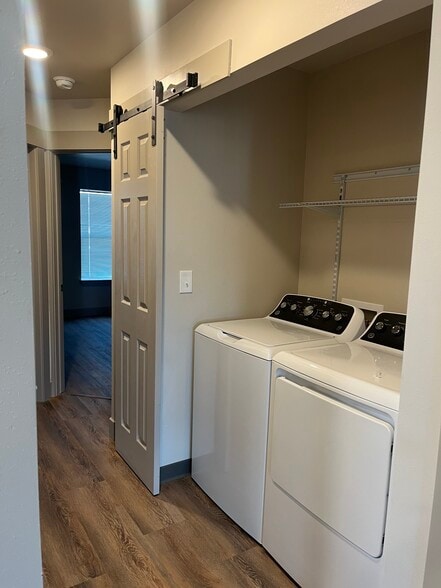 Building Photo - 608 S Jackson St