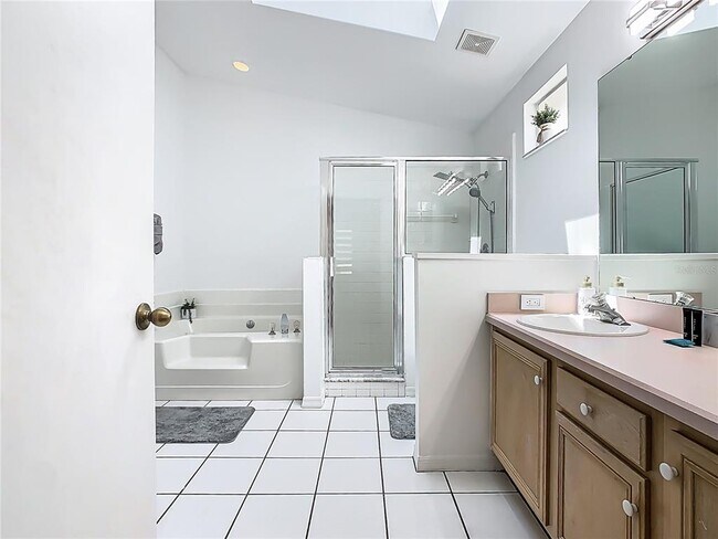 Building Photo - 1510 Chapman Oak Ct