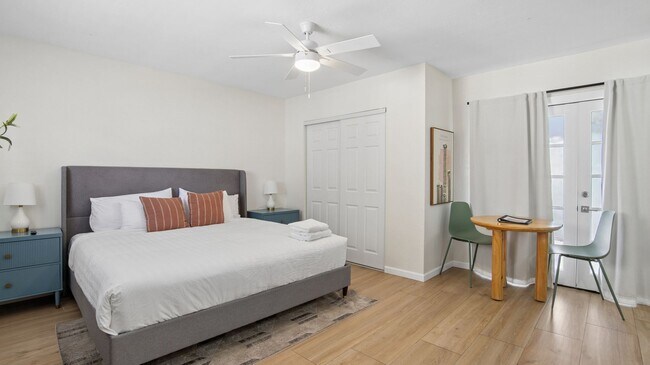 Building Photo - 2929 N 55th Pl