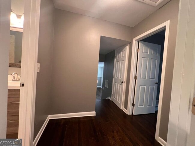 Building Photo - 1947 Kenwood Pl SE