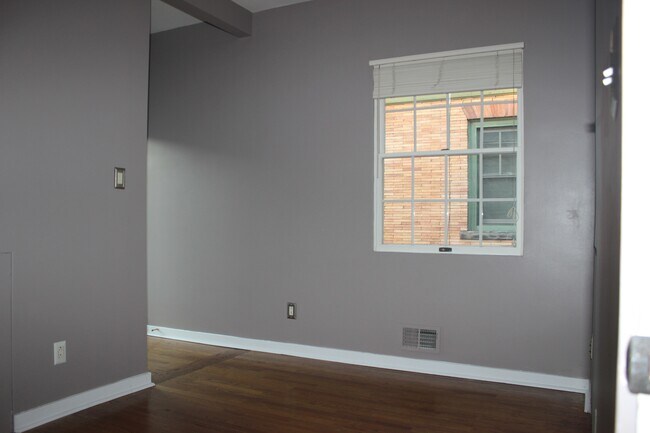 Building Photo - 5309 Ellsworth Ave