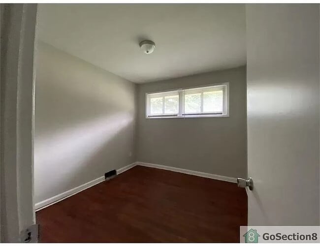 Building Photo - Room in House on Nations Ford Rd