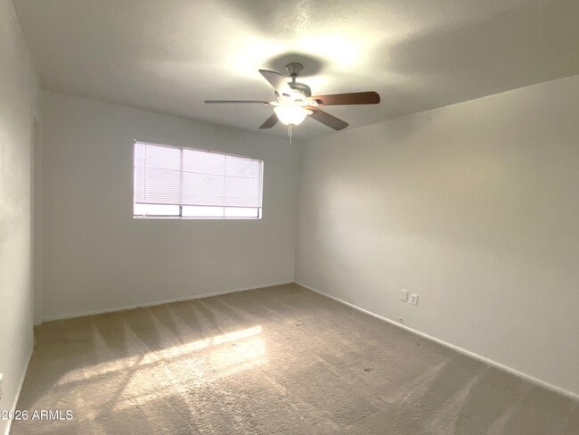 Building Photo - 7307 E Palm Ln