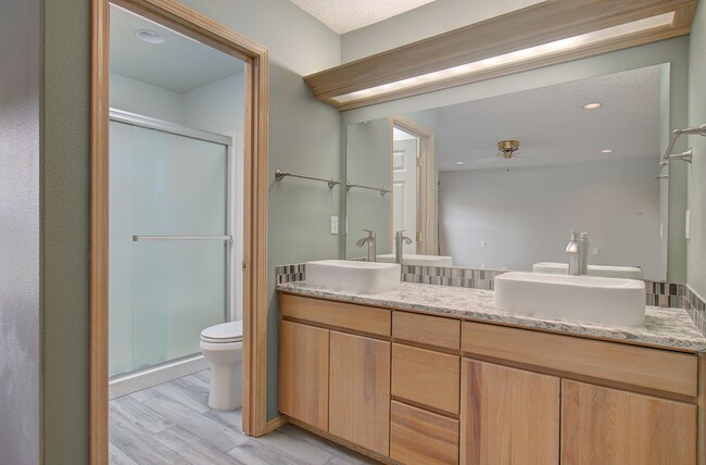 Building Photo - Single Level In Heart of Salmon Creek