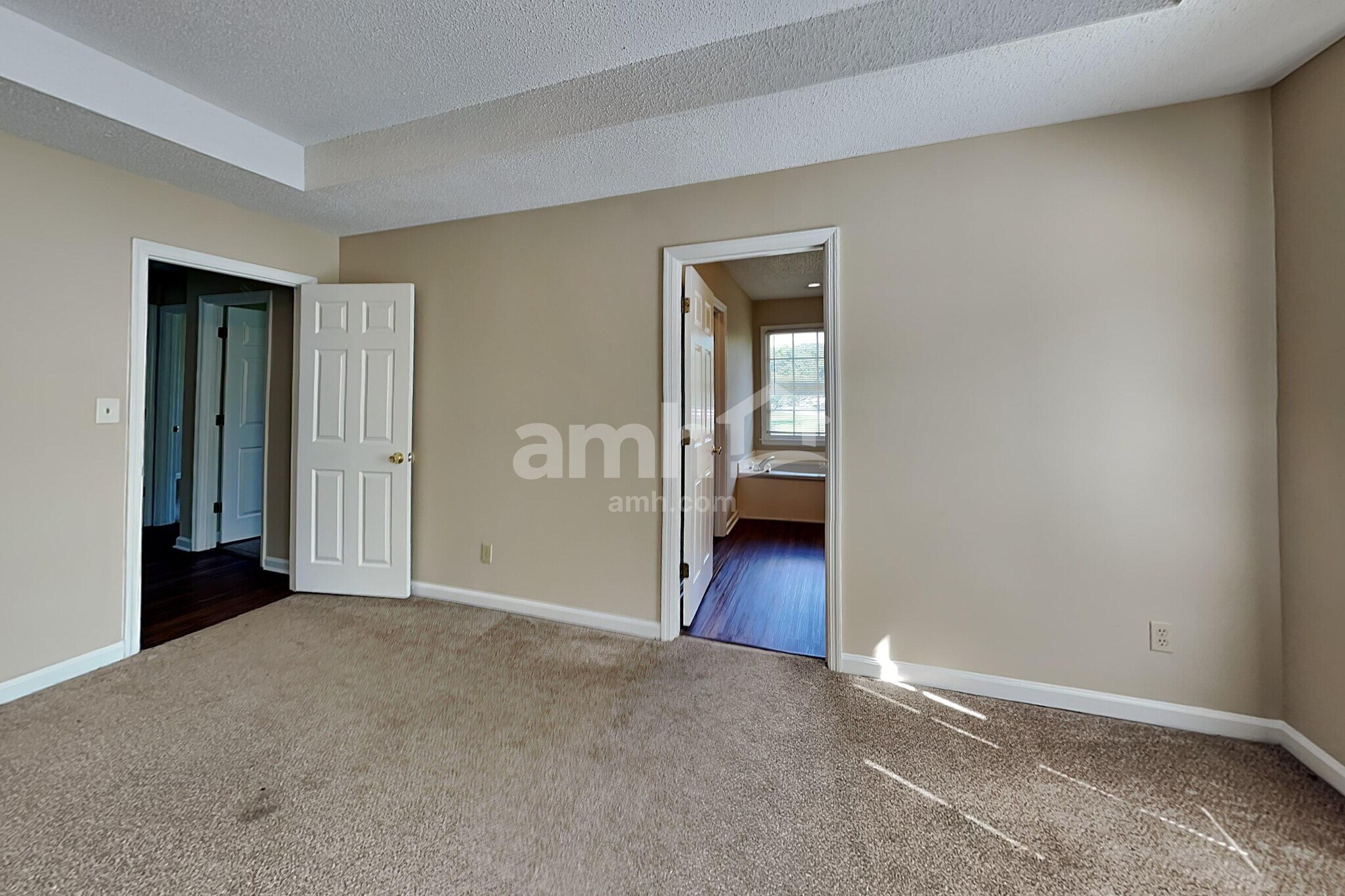 Building Photo - 1300 Summit Point Ln