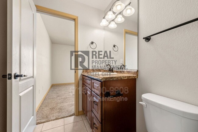 Building Photo - 21 Arrowsmith Dr