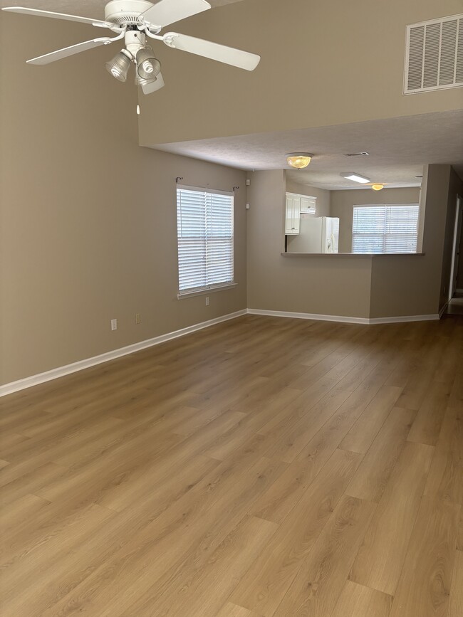 Building Photo - 900 Cammaron Way
