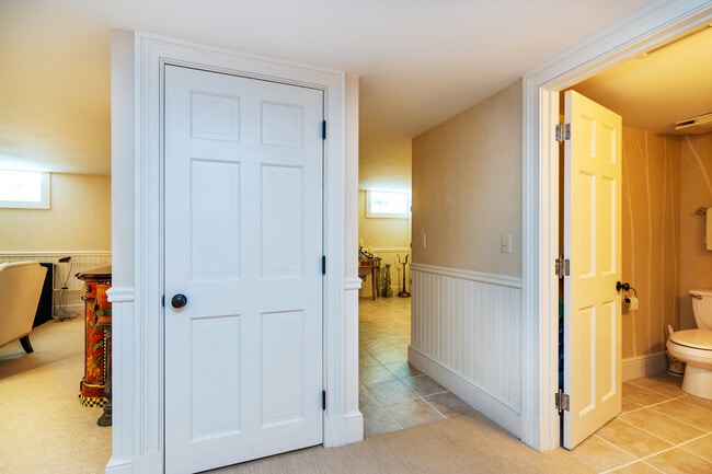 Building Photo - 3 Barclay Sq