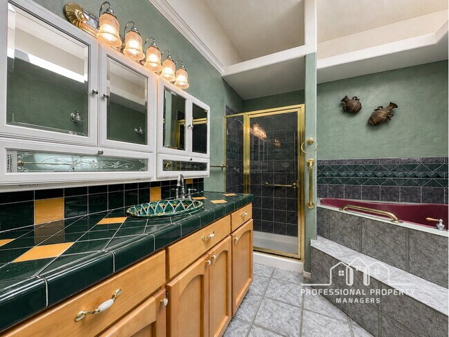 Building Photo - 3-bedroom, 3-bathroom home in Foothills Mobile Est