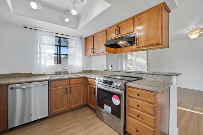 Building Photo - Stylish Summerlin-Area 2 Bedroom Condo wit...