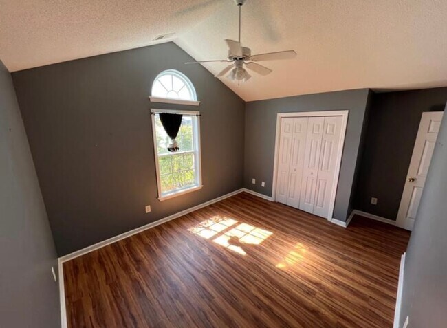 Building Photo - 149 Southborough Ln