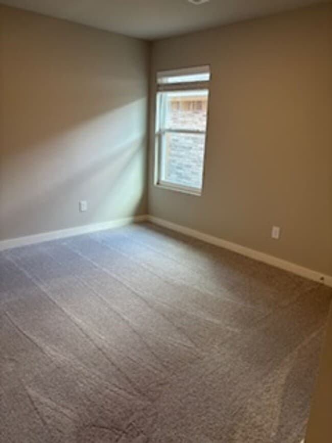 Building Photo - Newly Built!