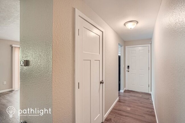 Building Photo - 8201 Woodbourne Dr SW