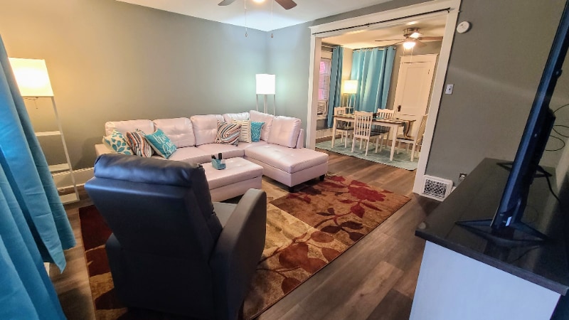 Primary Photo - 191 Queen St