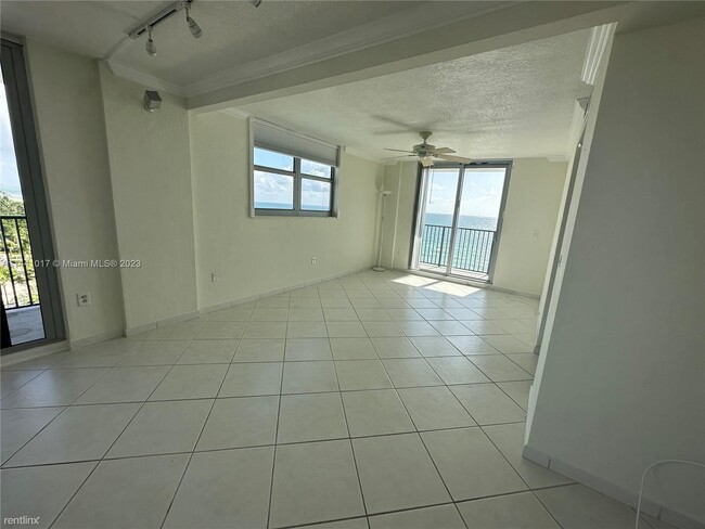 Building Photo - 2 br, 2 bath Condo - 9273 Collins Ave Apt 805