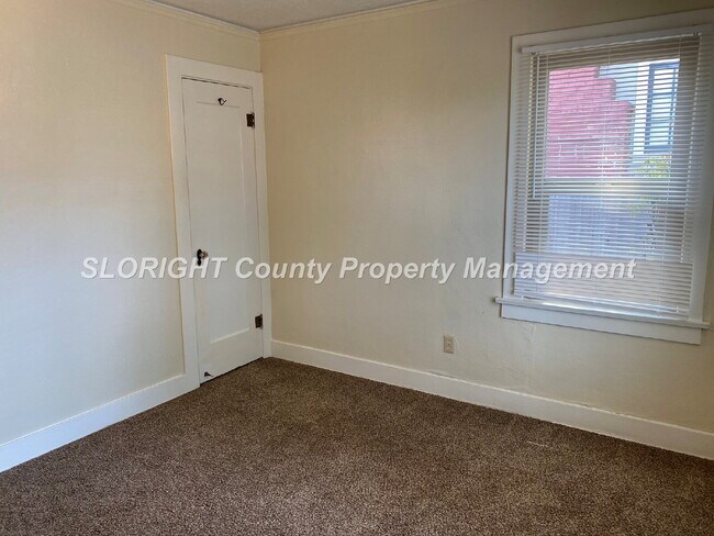 Building Photo - AVAILABLE JULY - Great 2 Bedroom Close to Poly/Downtown