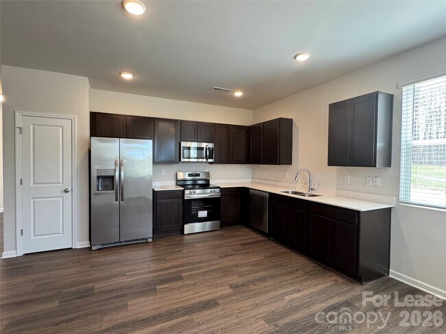 Building Photo - 106 Titanium Dr