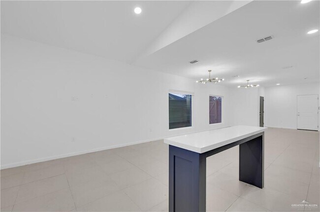 Building Photo - 211 N 28th St