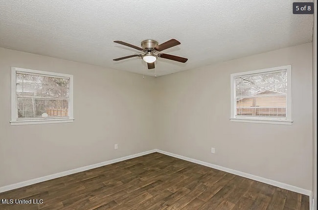 Building Photo - 3102 Longwood Dr