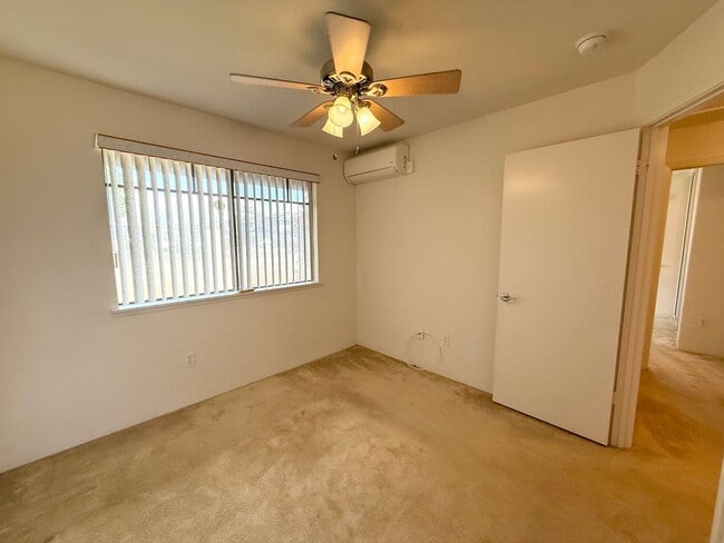 Building Photo - MOVE IN READY! One- Story, Single Family Home in Royal Kunia