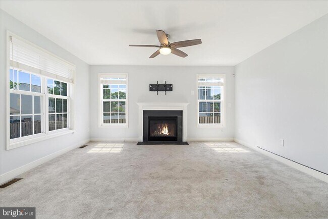 Building Photo - 132A Pineview Ave